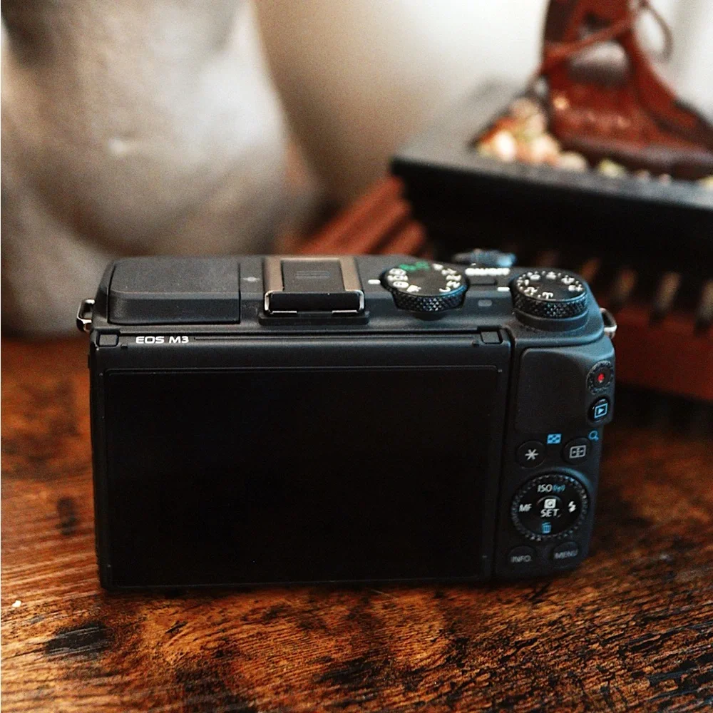 CANON M3 MINT CONDITION (BODY ONLY)